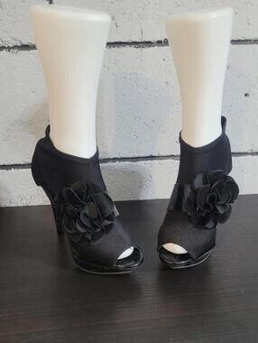 BUNDLE SALE!  Black Heels with Floral Accents Sz 7